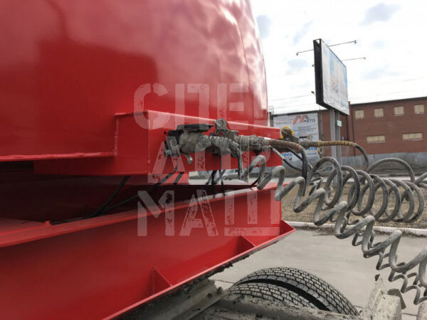 Покупайте Полуприцеп-цистерна ППЦ-40 и другие модели по выгодной цене в СПЕЦДОРМАШ!
